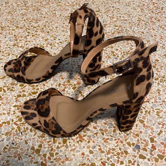 leopard print chunky heels never worn - Picture 2 of 3